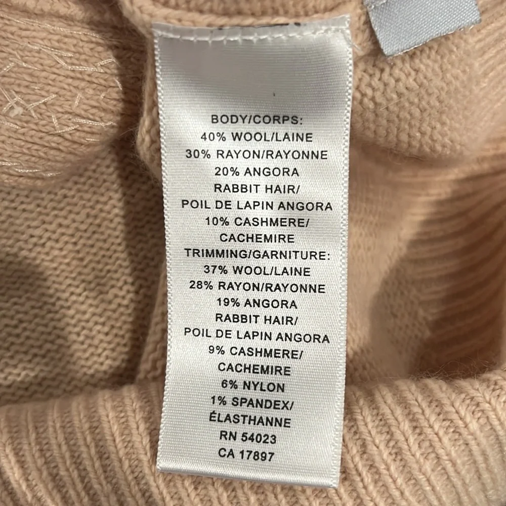 🔹 Banana Republic Beaded Cardigan